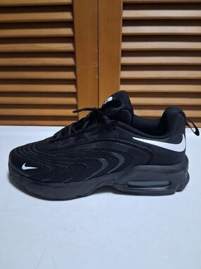 Nike Air Max Fire Size: 6.5Y
